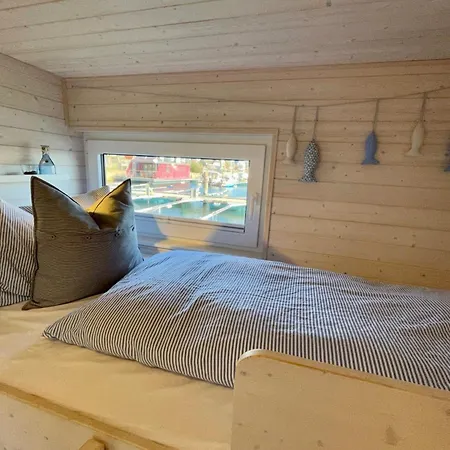 Botel Hausboot Lumme - Huus&meer Großenbrode
