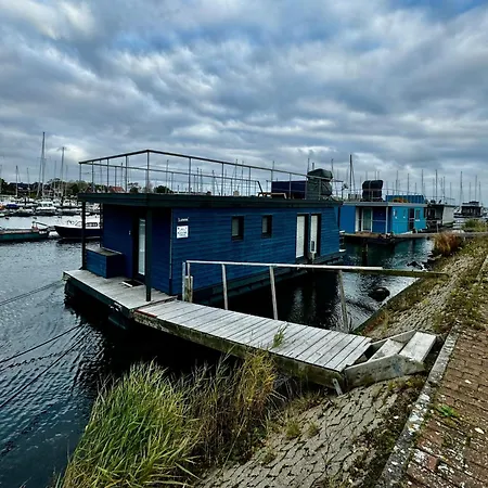 Bådhotel Hausboot Lumme - Huus & Meer- Hunde Willkommen Großenbrode